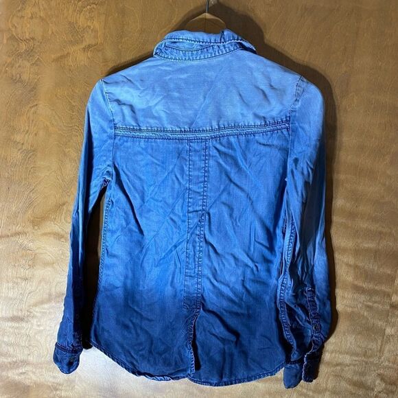 Anthropologie holding Horses Womens soft Chambray Ombré Tencel Button Up Top - Picture 6 of 7